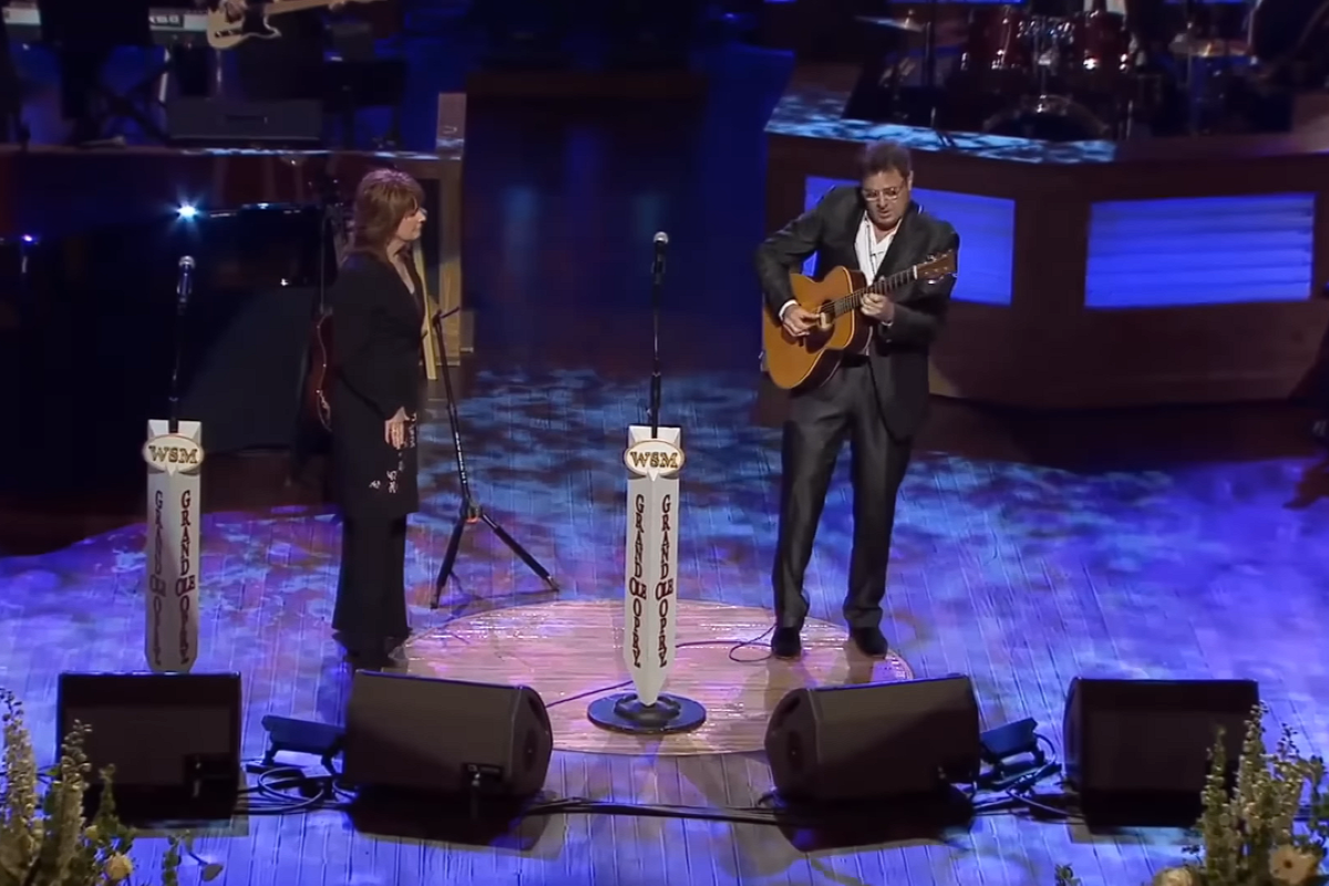 vince gill and patty loveless performing together