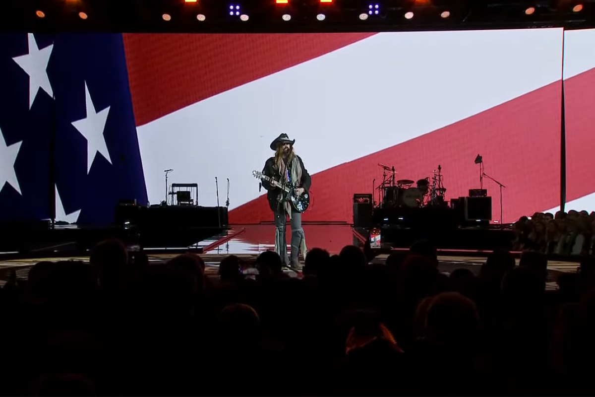 billy ray cyrus performing at the liberty ball