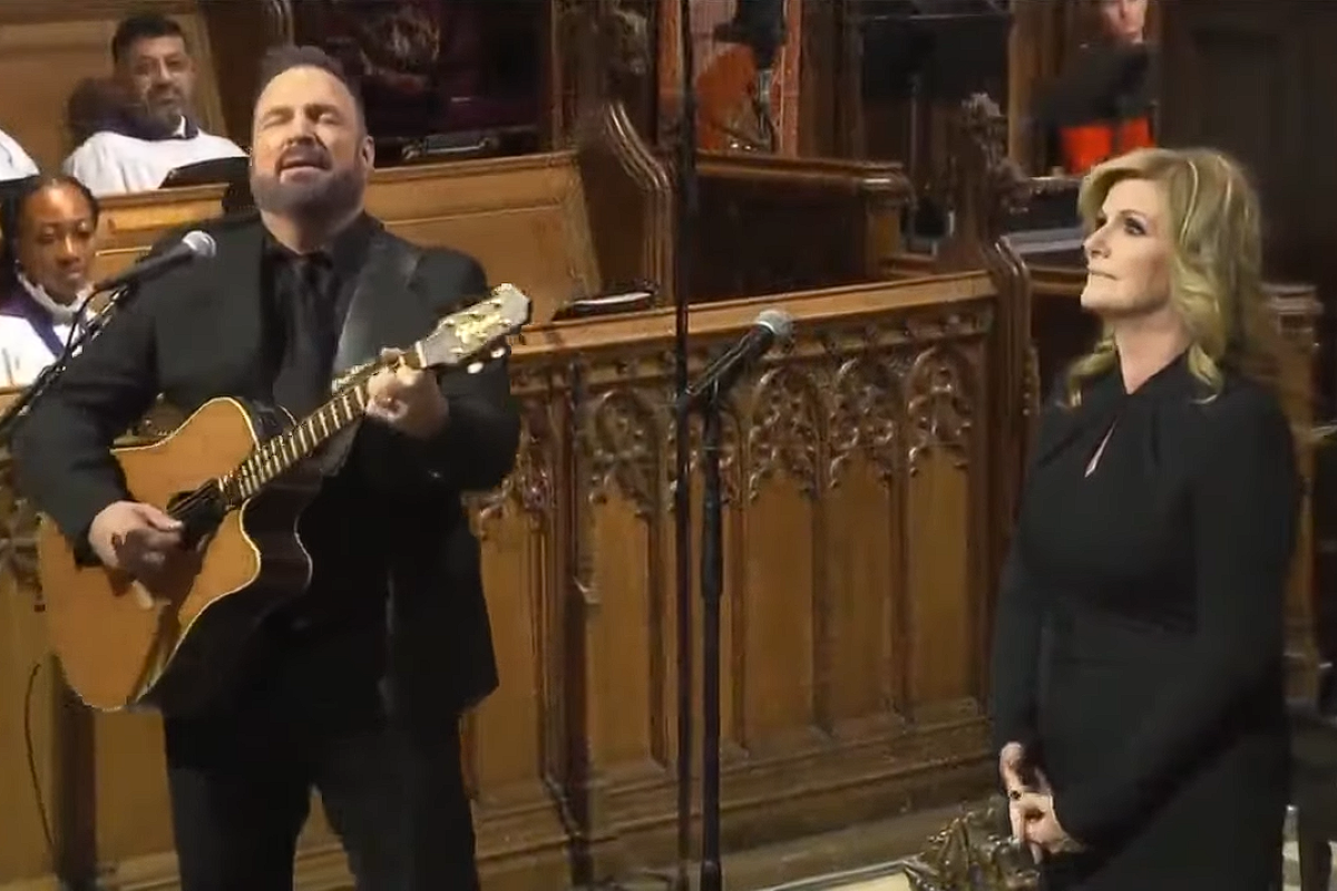 garth brooks and trisha yearwood singing