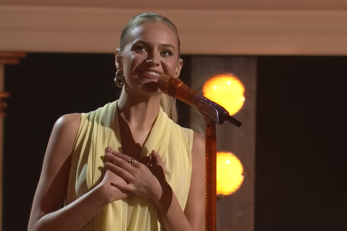 Kelsea Ballerini Performing "I Was Country When Country Wasn't Cool" at the Grand Ole Opry